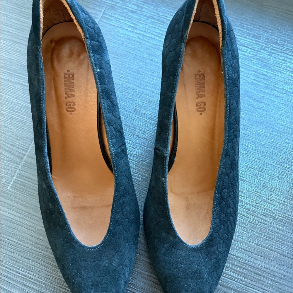 Women's Black Textured Heels